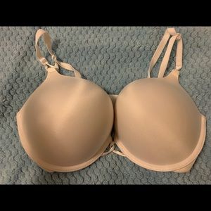 Victoria’s Secret bombshell bra